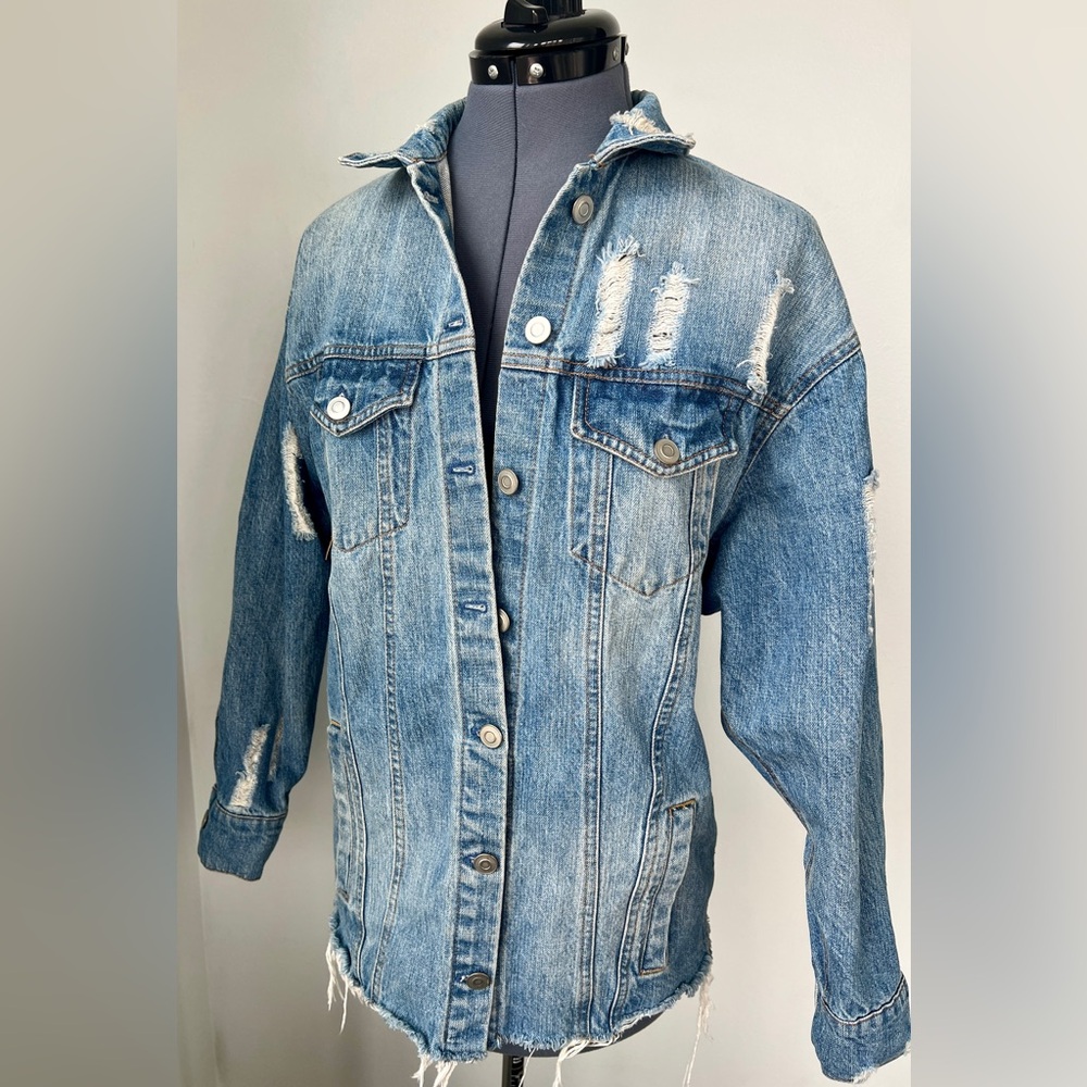 Love Tree Sz S Oversized Light Blue Jean Denim Trucker Jacket Raw Edge Trim
